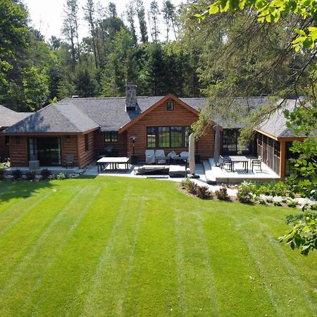 Hotel Haliburton Post House à Minden Extérieur photo