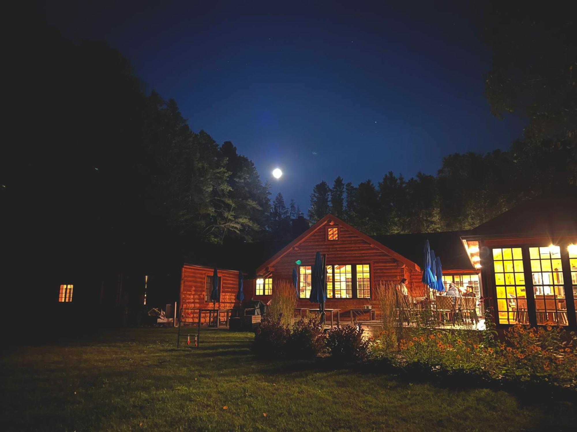 Hotel Haliburton Post House à Minden Extérieur photo