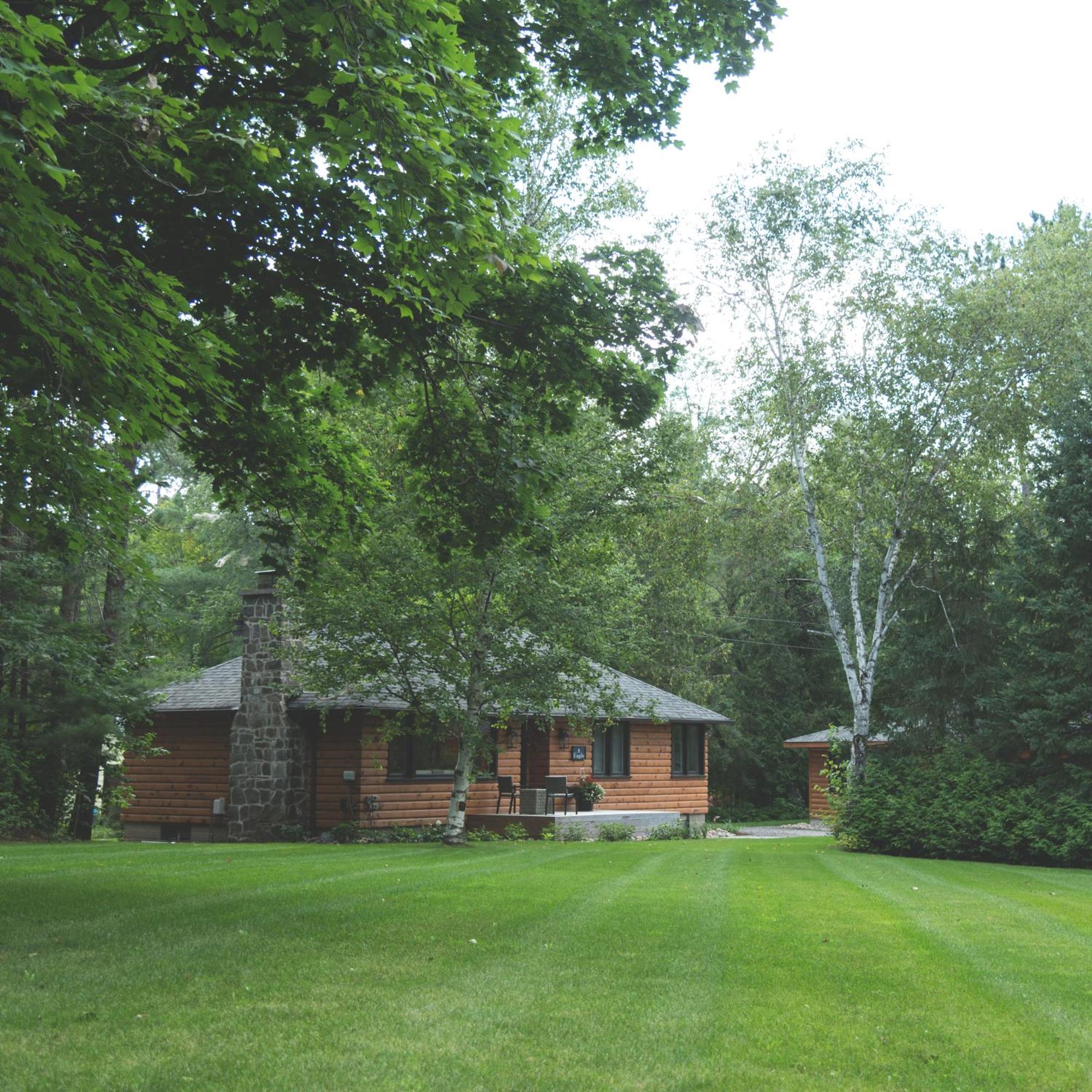 Hotel Haliburton Post House à Minden Extérieur photo