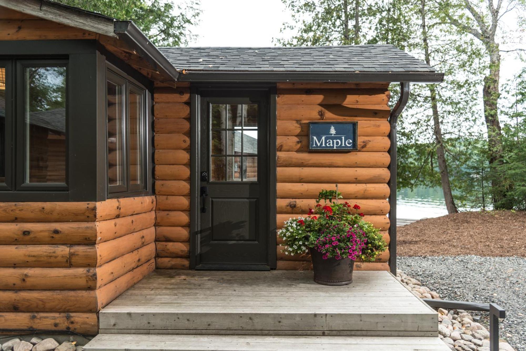 Hotel Haliburton Post House à Minden Extérieur photo