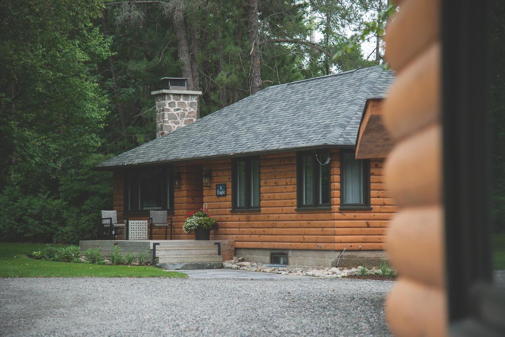 Hotel Haliburton Post House à Minden Extérieur photo