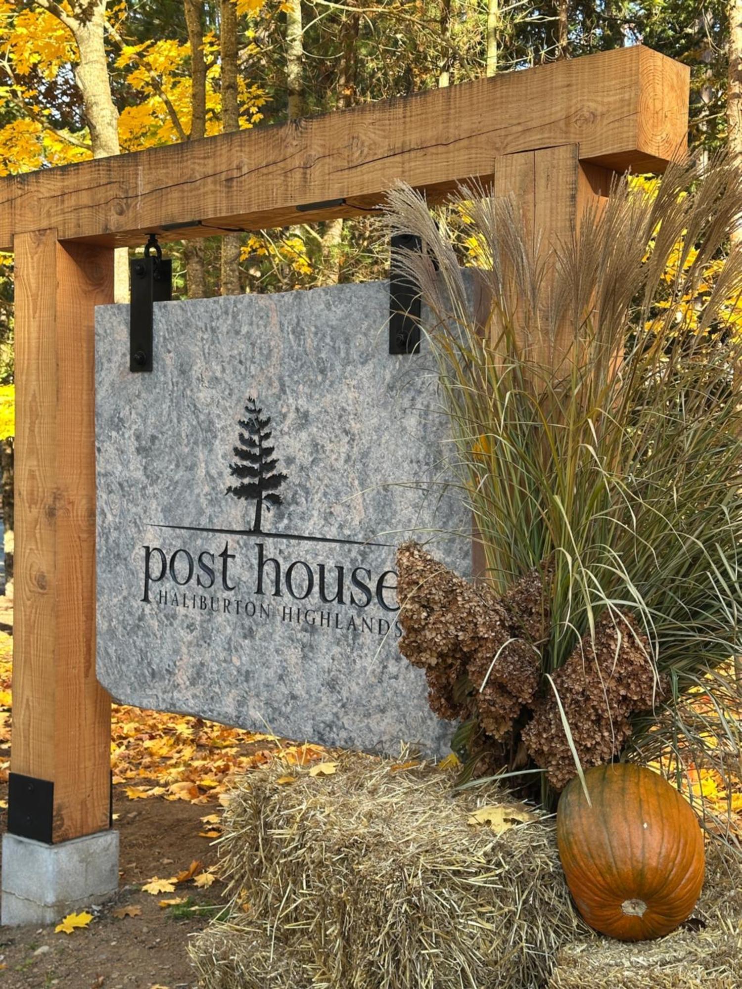 Hotel Haliburton Post House à Minden Extérieur photo